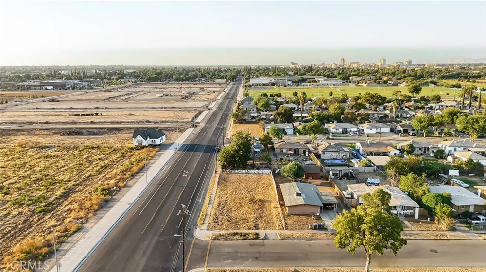 903 E Garrett Avenue Fresno, CA 93706