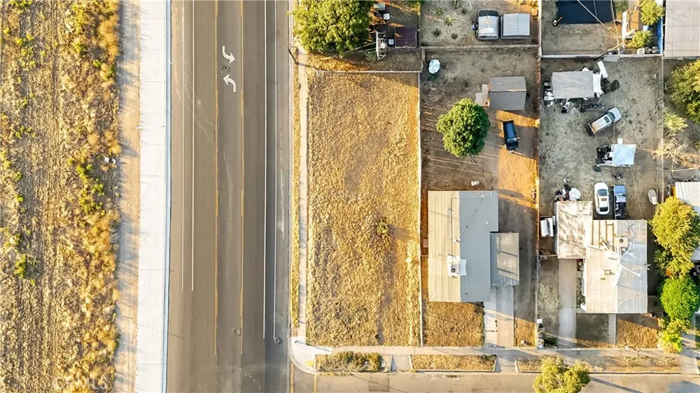 903 E Garrett Avenue Fresno, CA 93706