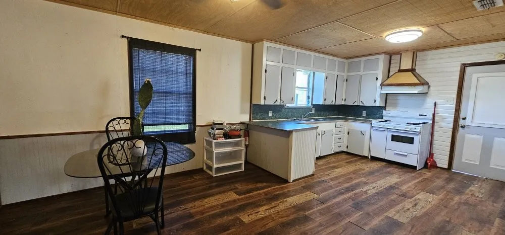 4593 State Highway 110 Grand Saline, TX 75140