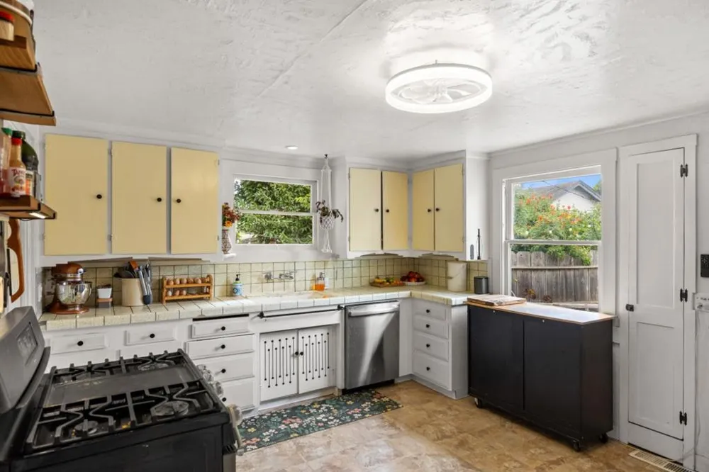 18 Lower Cutter Drive Watsonville, CA 95076