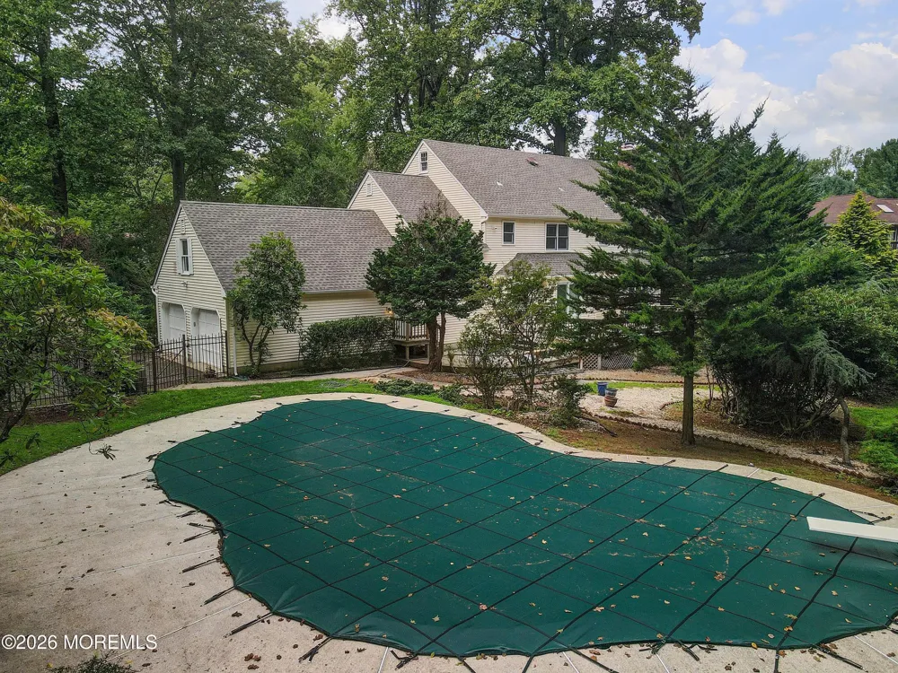 18 Seven Oaks Drive Holmdel, NJ 07733