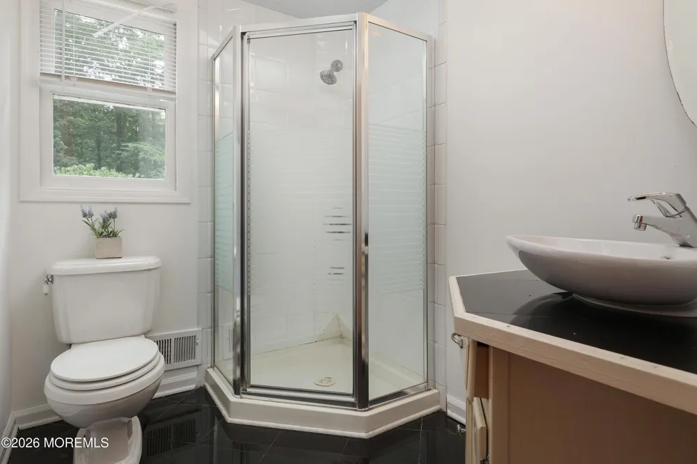 18 Seven Oaks Drive Holmdel, NJ 07733