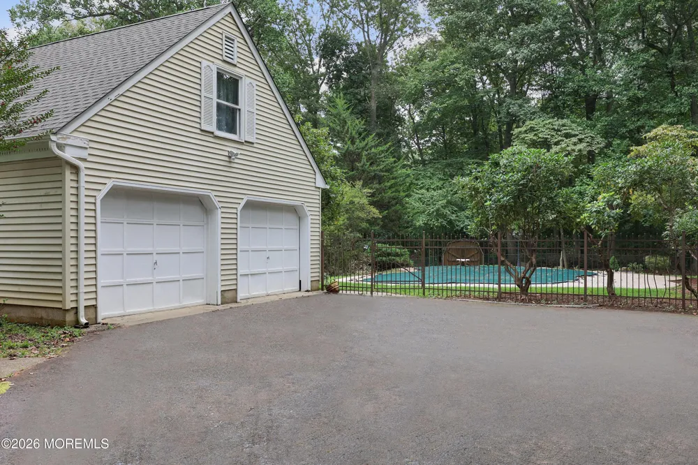 18 Seven Oaks Drive Holmdel, NJ 07733