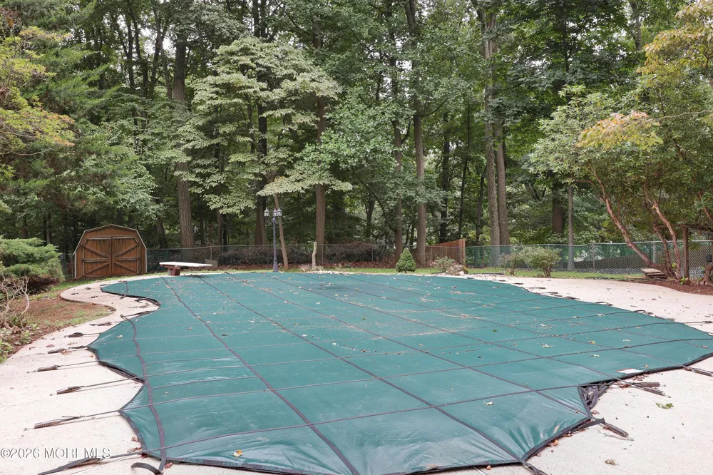 18 Seven Oaks Drive Holmdel, NJ 07733