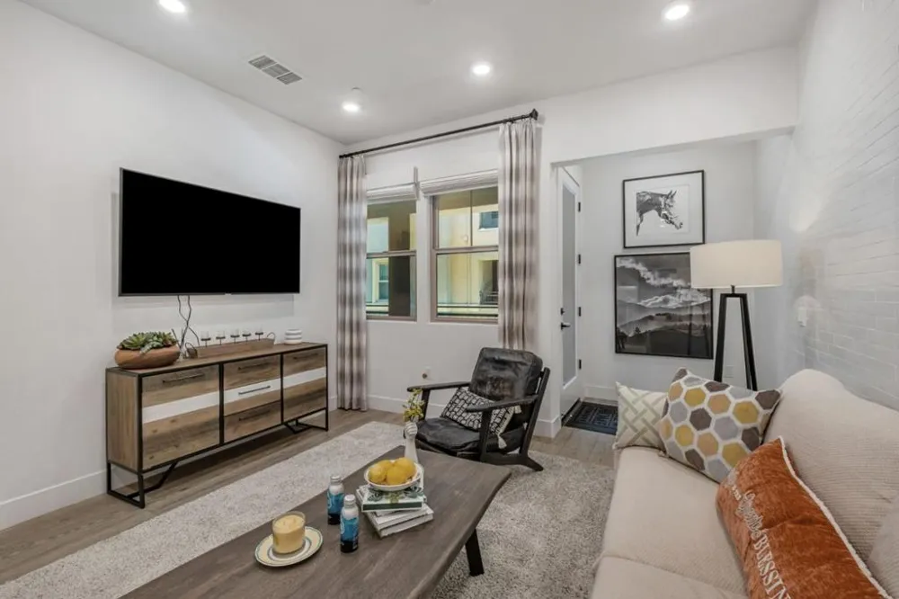 1000 Berryessa Lane #211 Davis, CA 95616