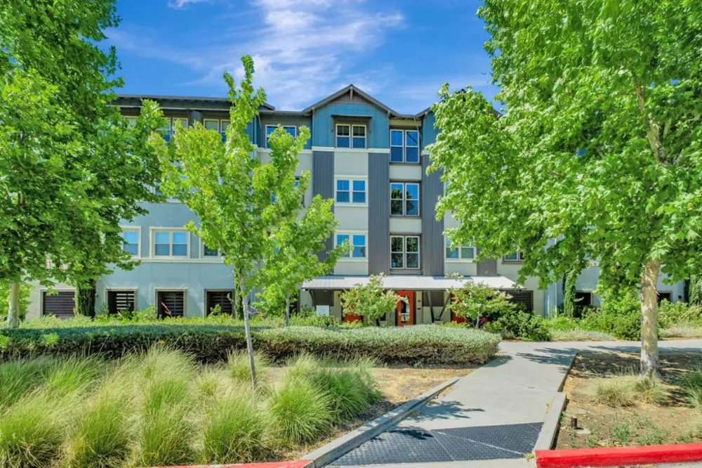 1000 Berryessa Lane #211 Davis, CA 95616