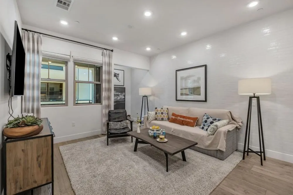 1000 Berryessa Lane #211 Davis, CA 95616