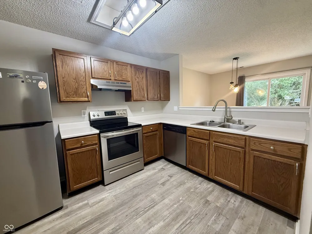 4483 Connaught East D Plainfield, IN 46168