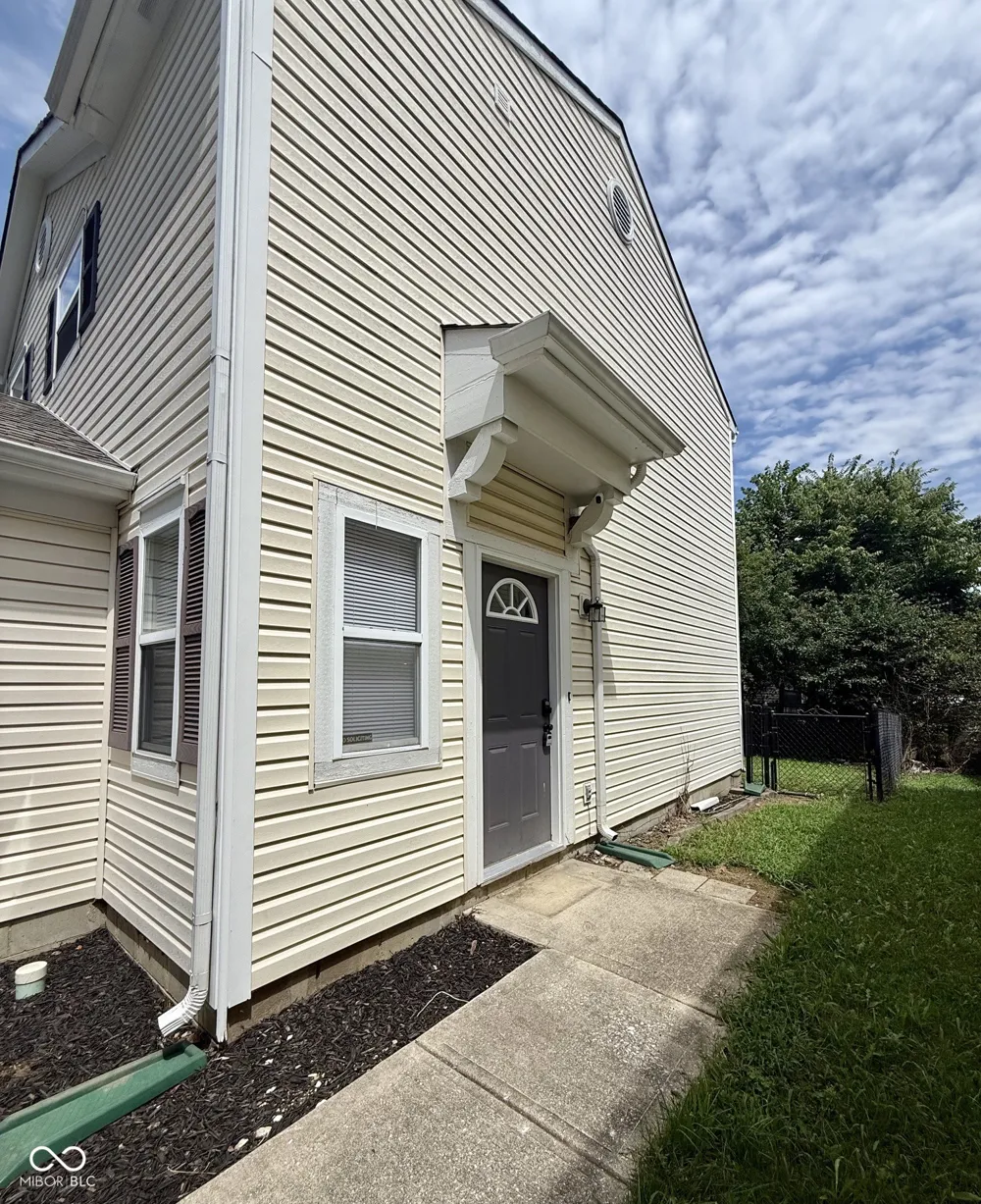 4483 Connaught East D Plainfield, IN 46168