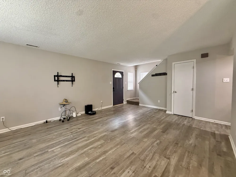 4483 Connaught East D Plainfield, IN 46168