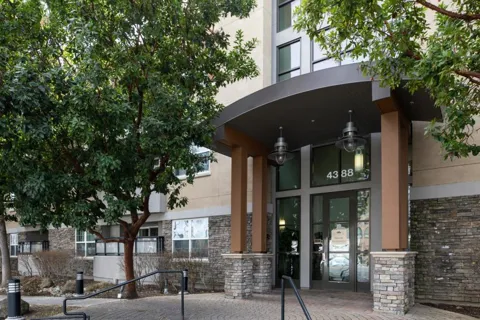 4388 El Camino Real #130