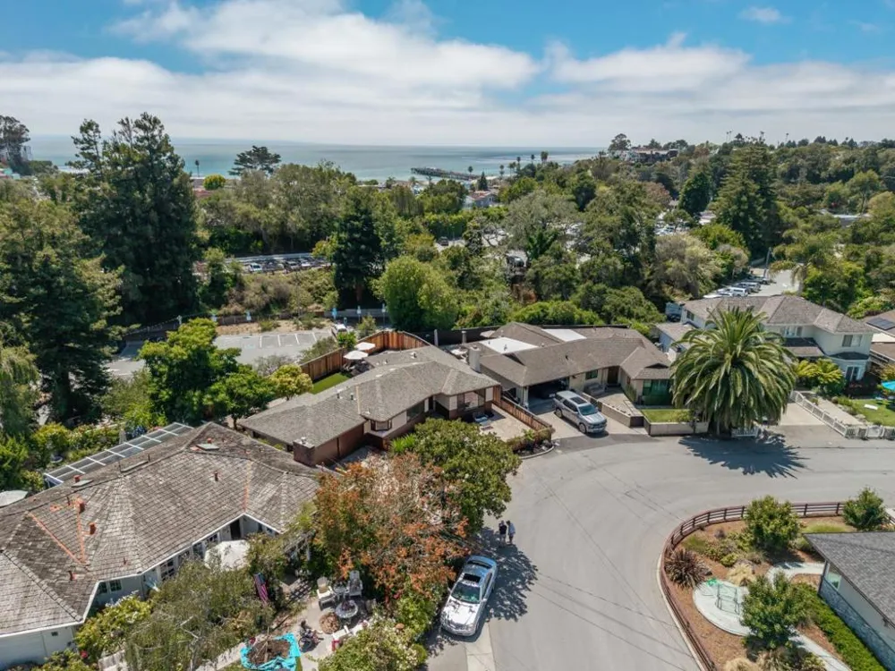 420 Pilgrim Drive Capitola, CA 95010