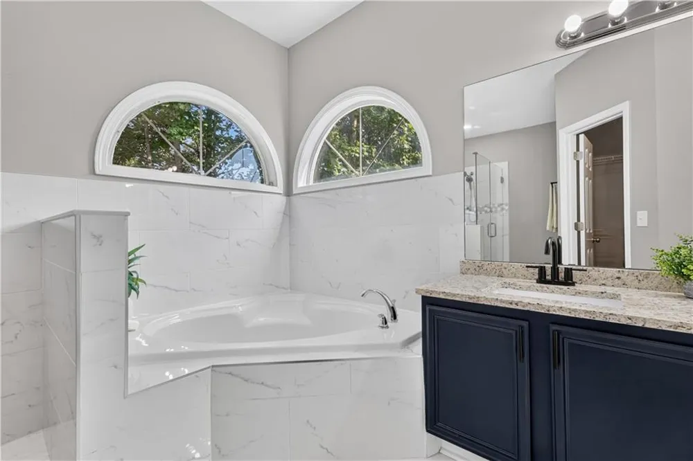 2490 Riverwood Spring Ellenwood, GA 30294