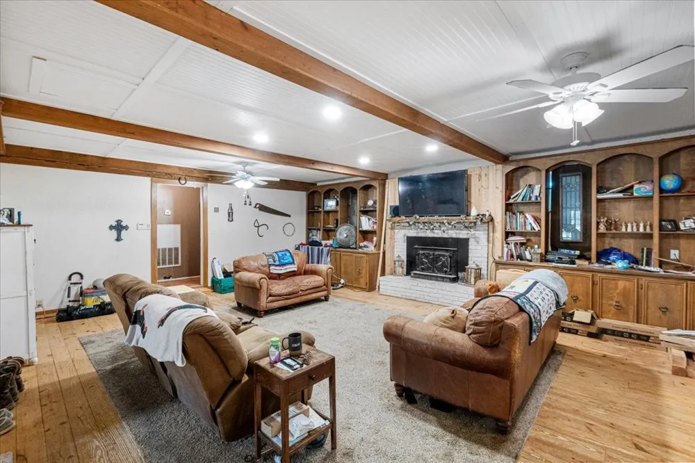 9828 Fm 709 S Purdon, TX 76679