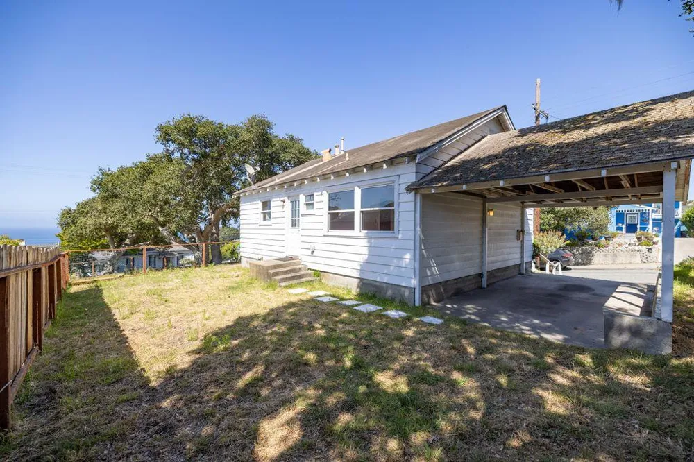306 9th Street Pacific Grove, CA 93950