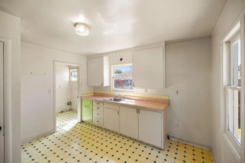 306 9th Street Pacific Grove, CA 93950
