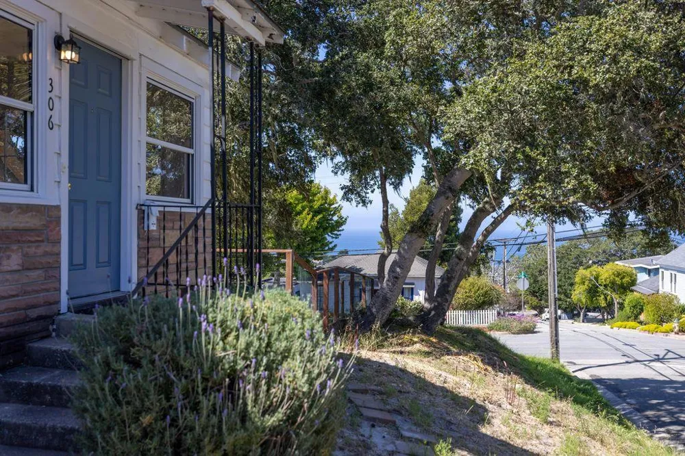 306 9th Street Pacific Grove, CA 93950