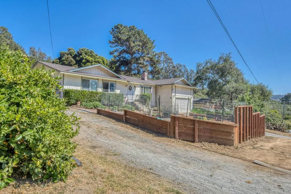 202 Carneros Avenue Aromas, CA 95004