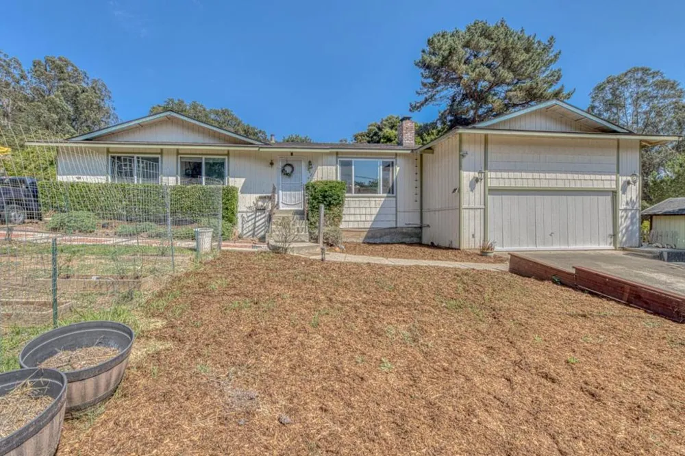 202 Carneros Avenue Aromas, CA 95004