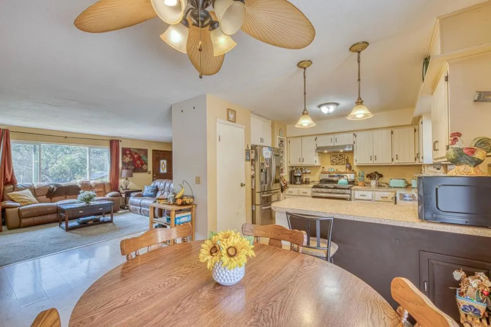 202 Carneros Avenue Aromas, CA 95004