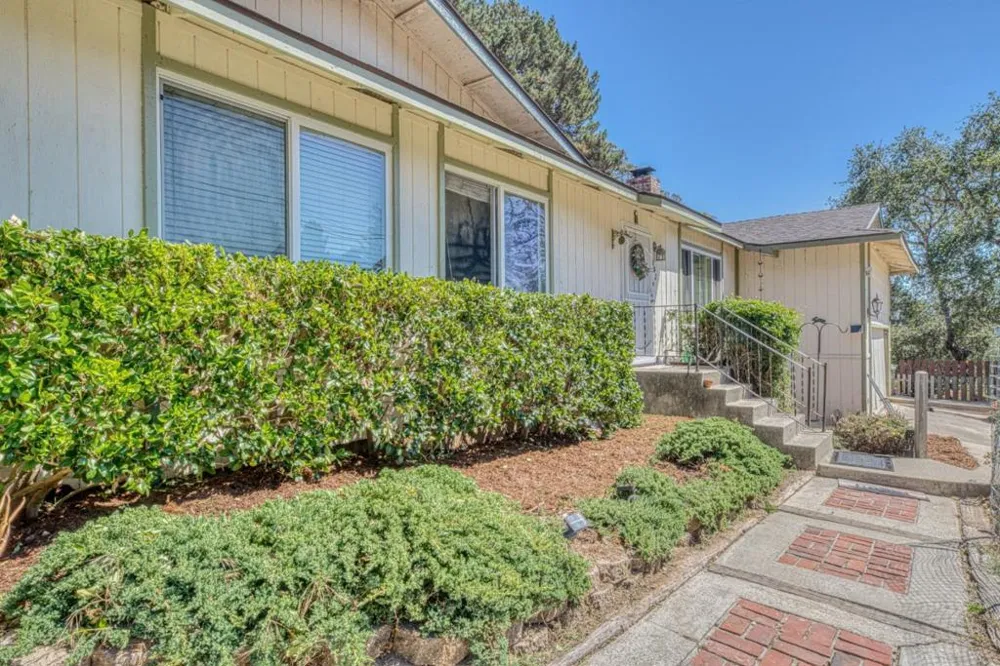 202 Carneros Avenue Aromas, CA 95004