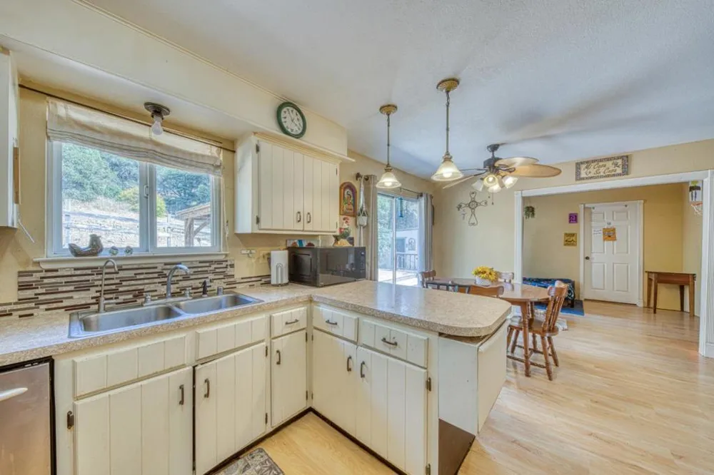 202 Carneros Avenue Aromas, CA 95004