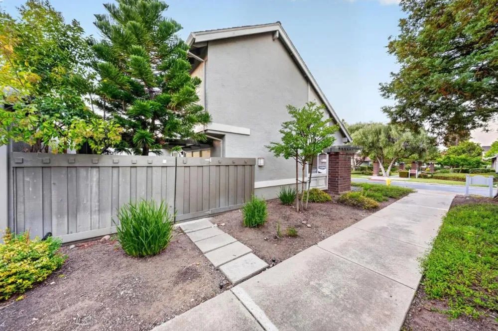 5687 Hollyleaf Lane San Jose, CA 95118