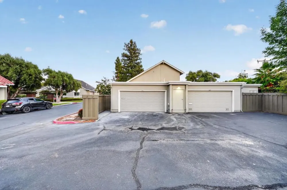 5687 Hollyleaf Lane San Jose, CA 95118