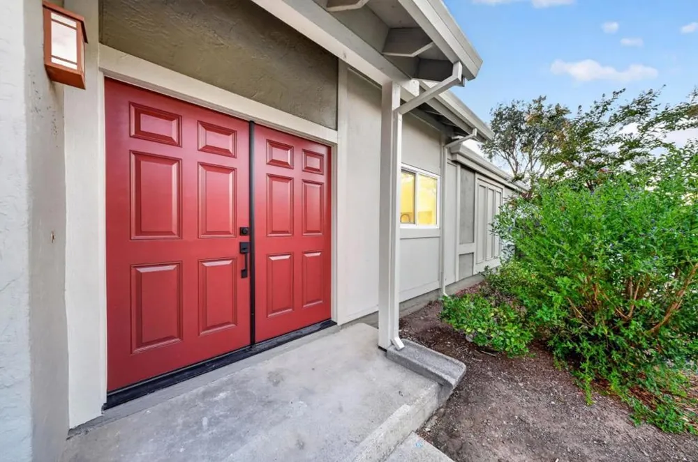 5687 Hollyleaf Lane San Jose, CA 95118