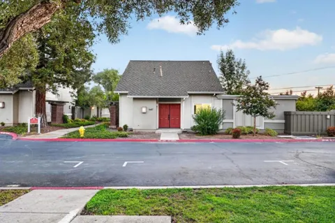 5687 Hollyleaf Lane