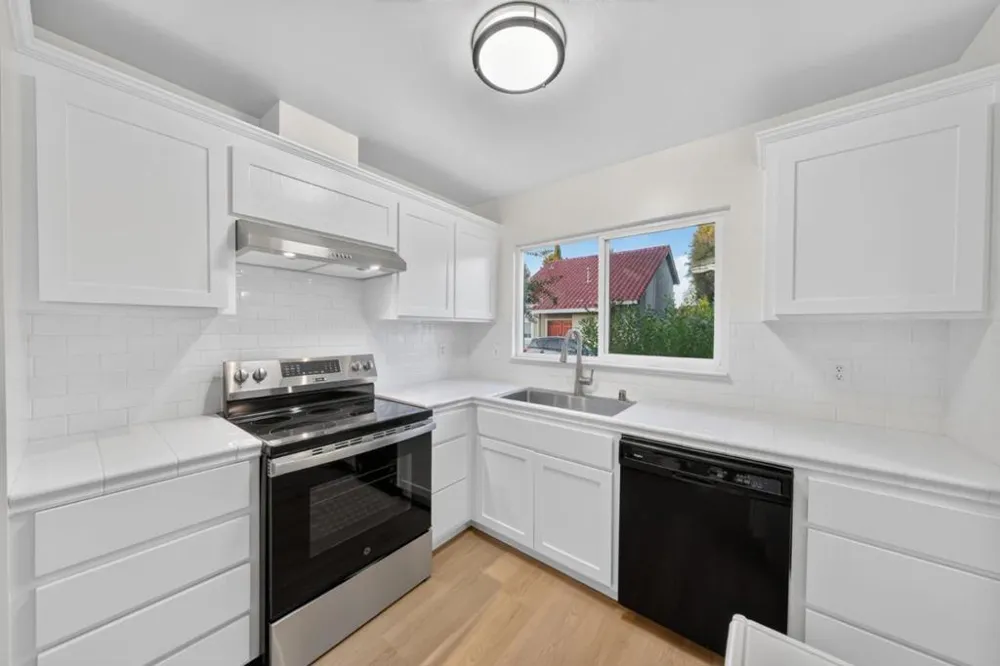 5687 Hollyleaf Lane San Jose, CA 95118