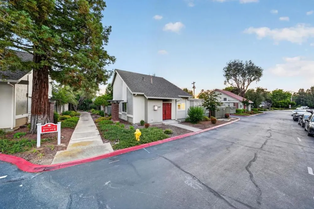 5687 Hollyleaf Lane San Jose, CA 95118