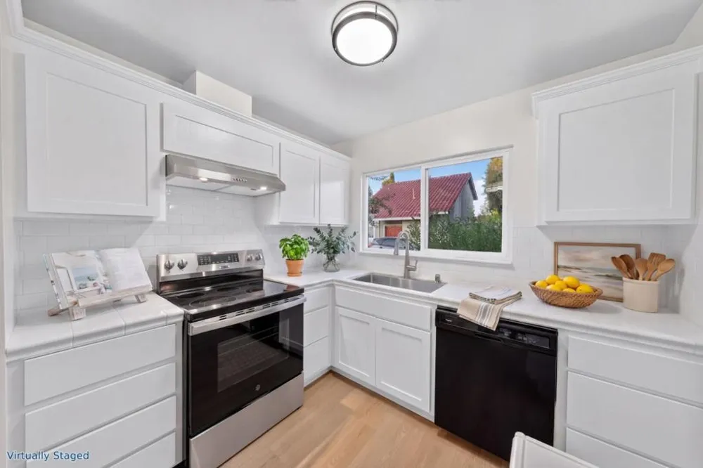 5687 Hollyleaf Lane San Jose, CA 95118