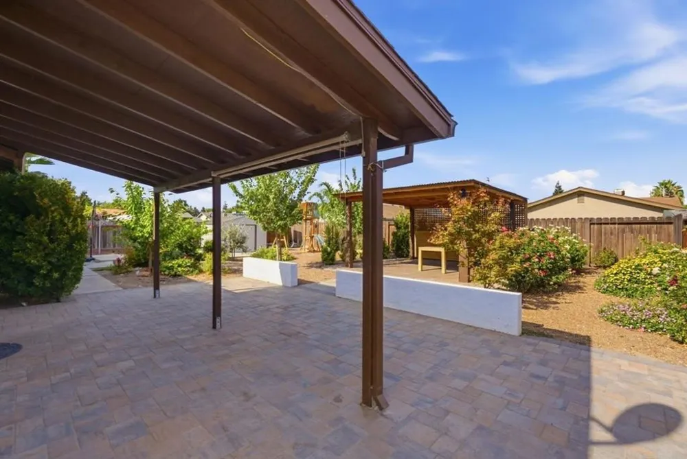 865 Locust Avenue Manteca, CA 95337