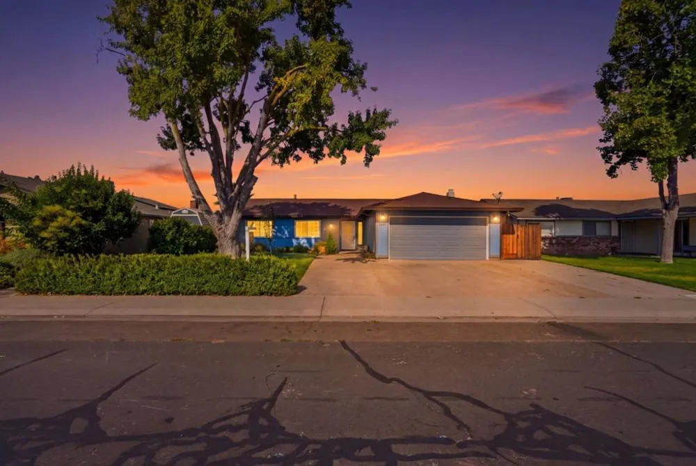 865 Locust Avenue Manteca, CA 95337
