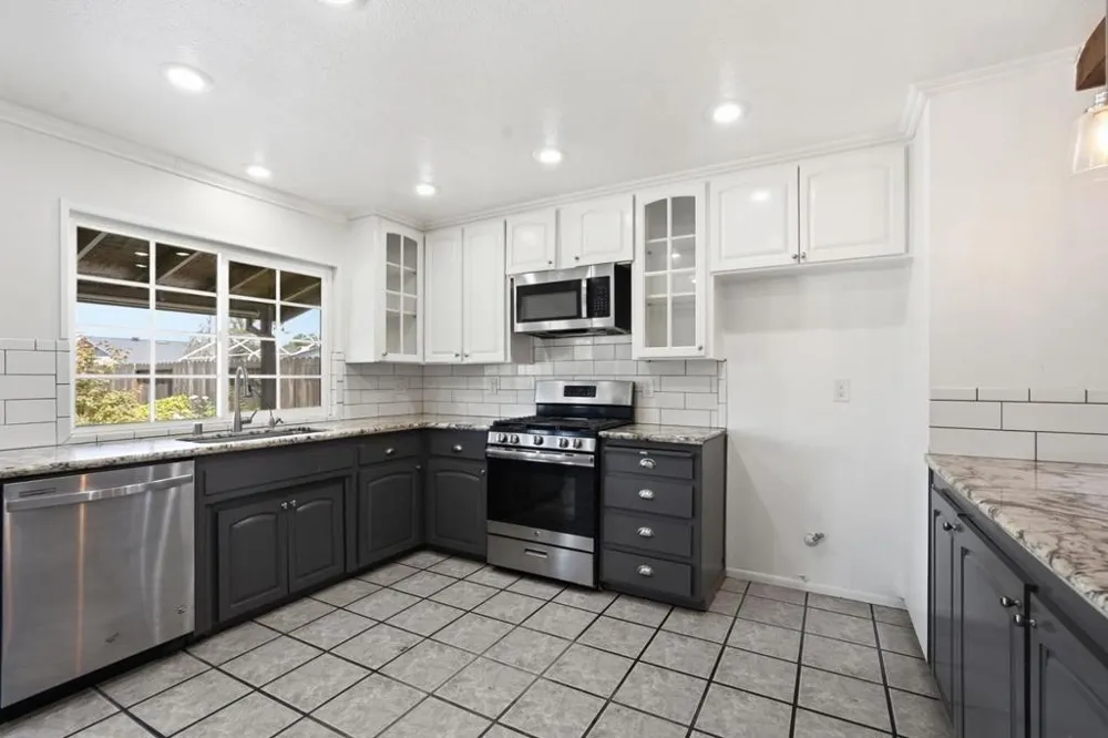 865 Locust Avenue Manteca, CA 95337