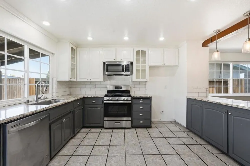 865 Locust Avenue Manteca, CA 95337