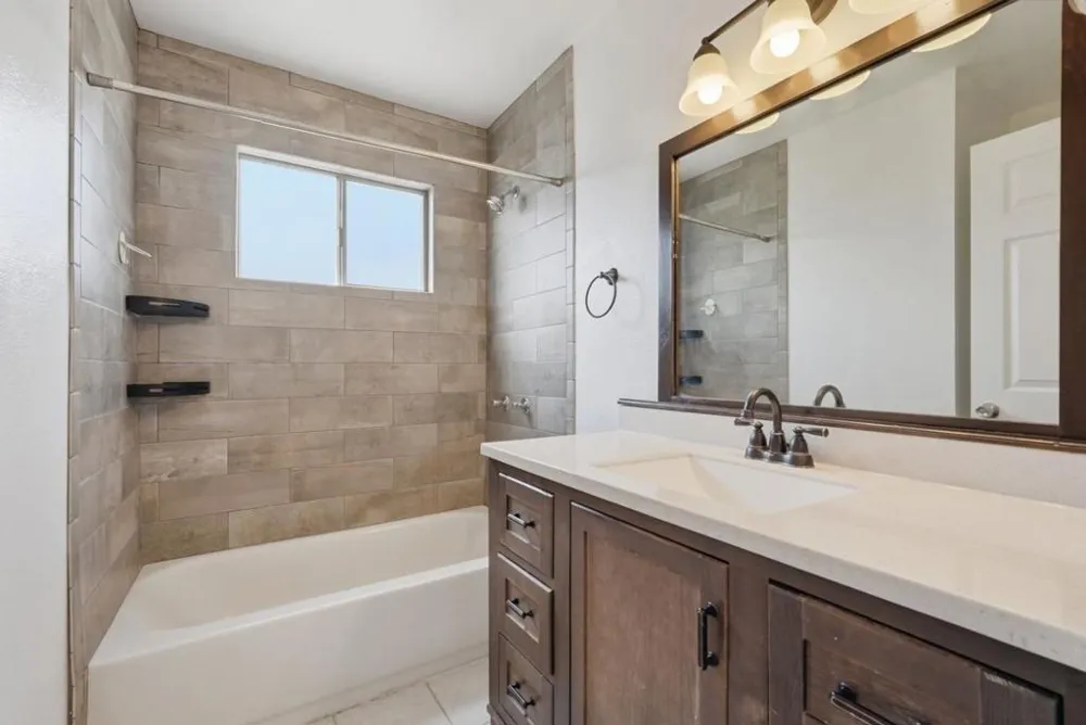 865 Locust Avenue Manteca, CA 95337