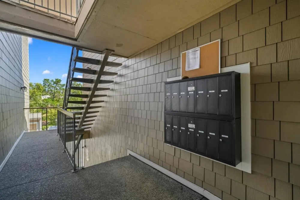 1685 Bayridge Way #203 San Mateo, CA 94402