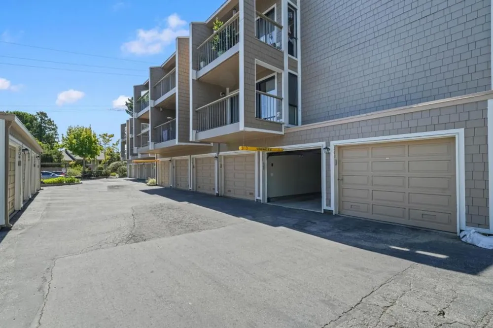 1685 Bayridge Way #203 San Mateo, CA 94402