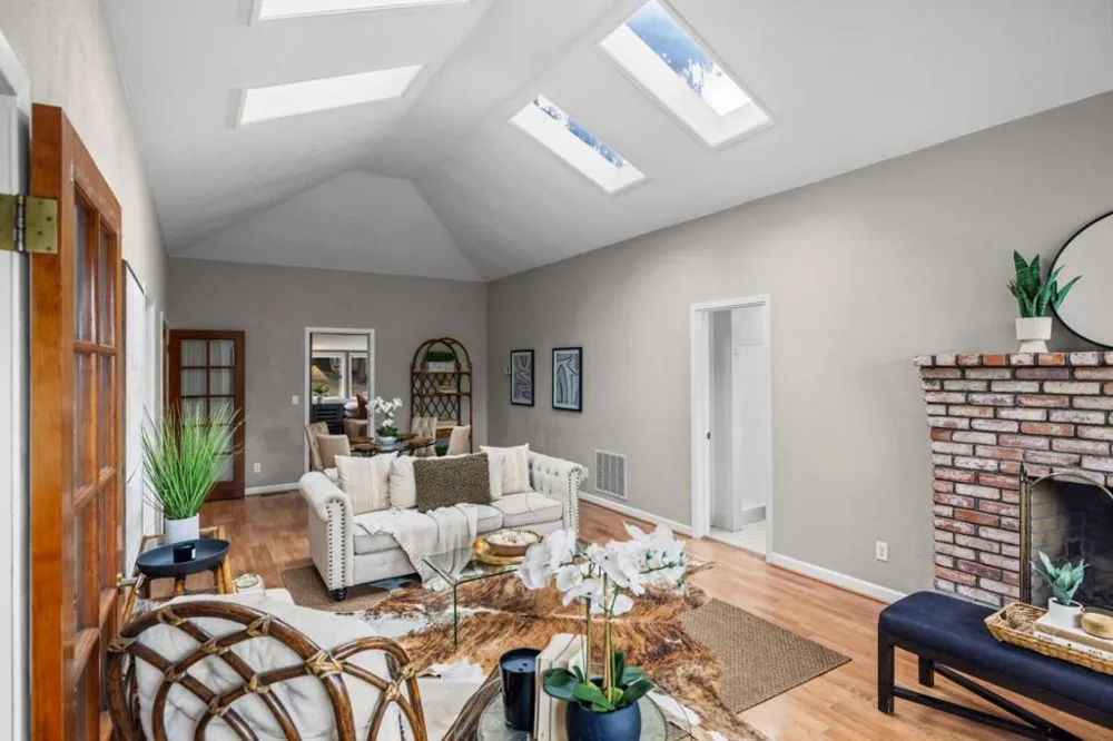 226 Walnut Street Pacific Grove, CA 93950