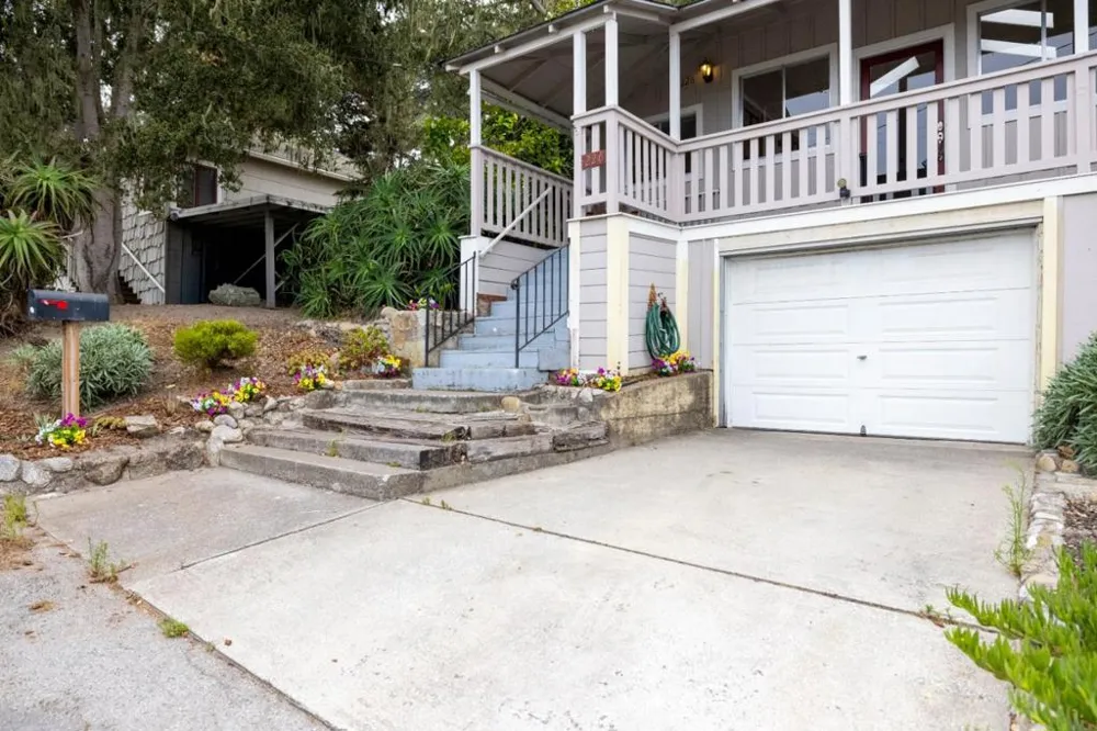 226 Walnut Street Pacific Grove, CA 93950