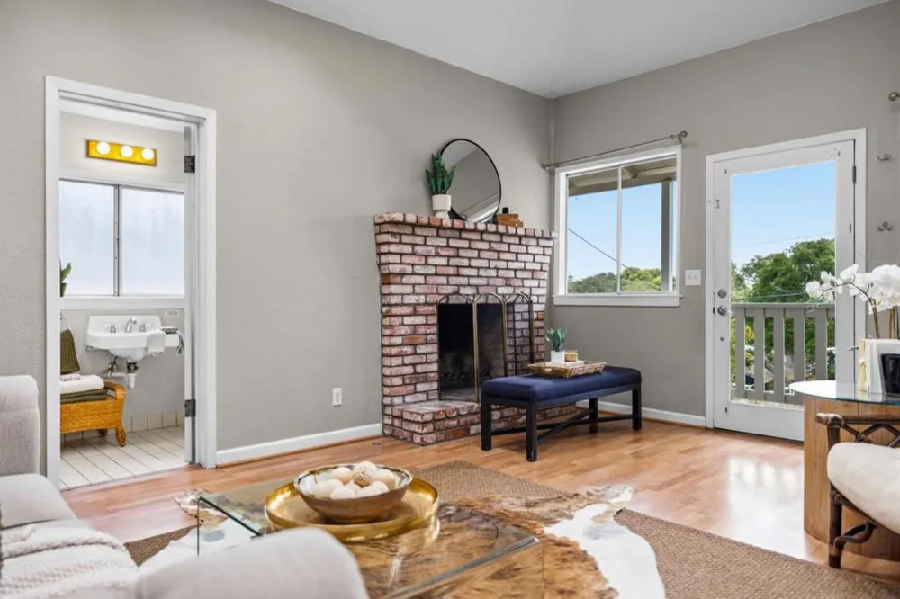 226 Walnut Street Pacific Grove, CA 93950