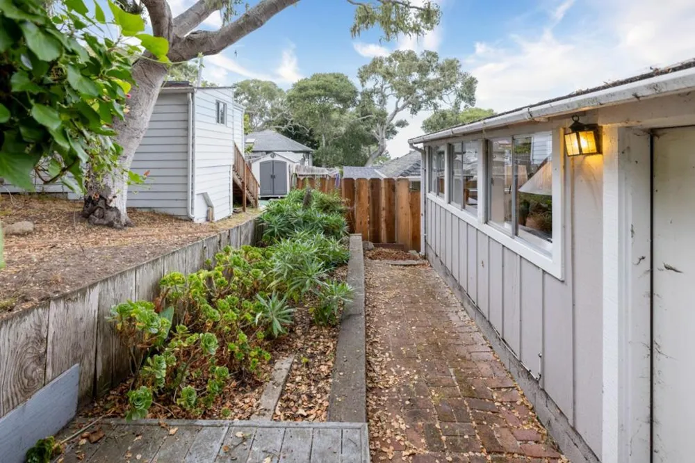 226 Walnut Street Pacific Grove, CA 93950