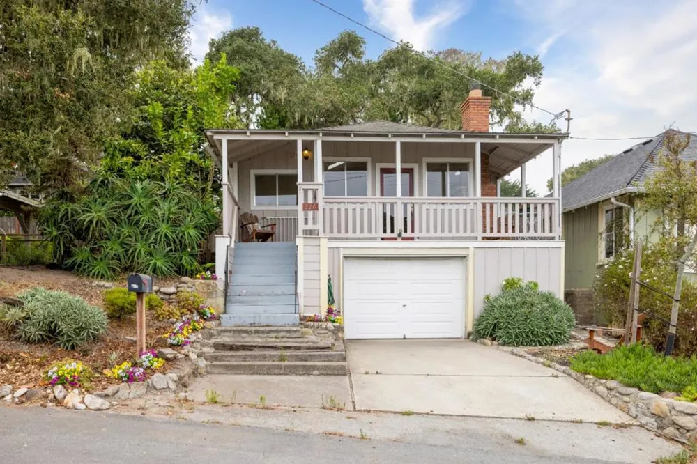 226 Walnut Street Pacific Grove, CA 93950