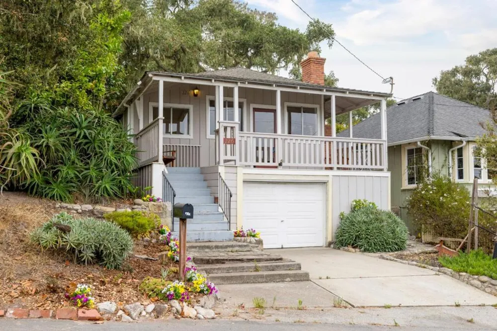 226 Walnut Street Pacific Grove, CA 93950