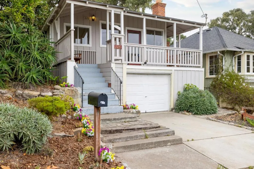 226 Walnut Street Pacific Grove, CA 93950
