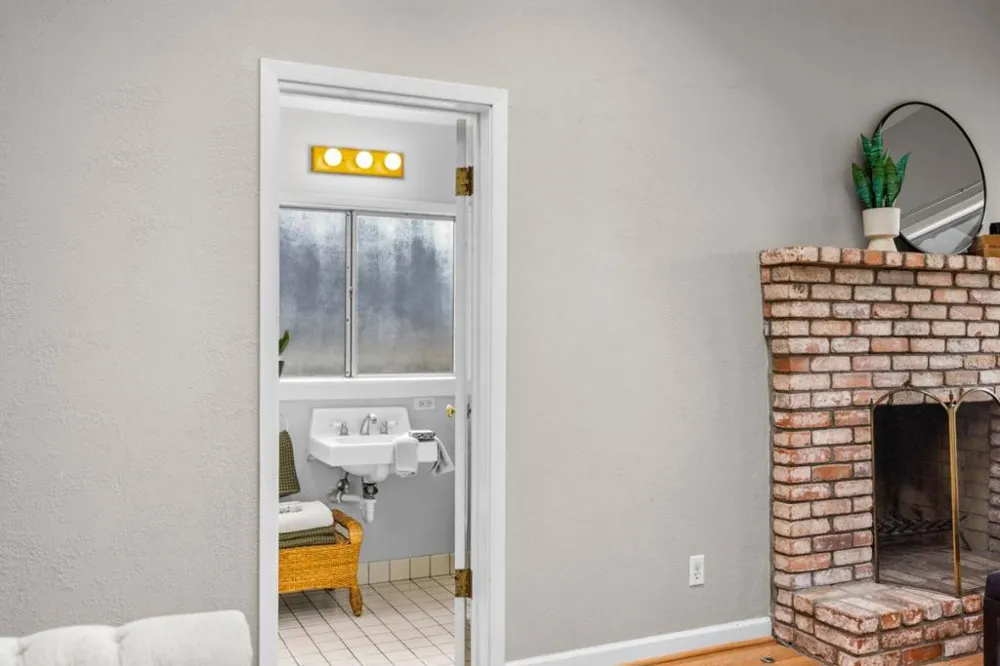 226 Walnut Street Pacific Grove, CA 93950