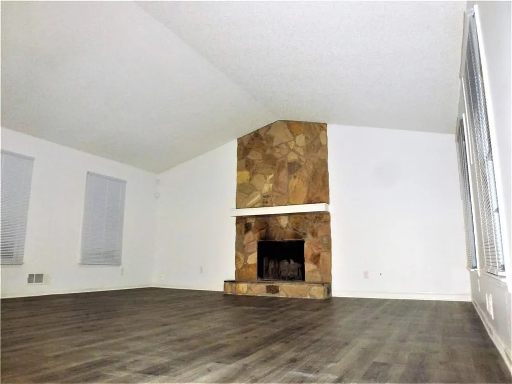 382 Cross Creek Place Auburn, GA 30011