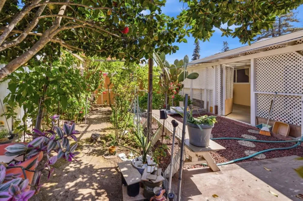 608 Bronte Avenue Watsonville, CA 95076